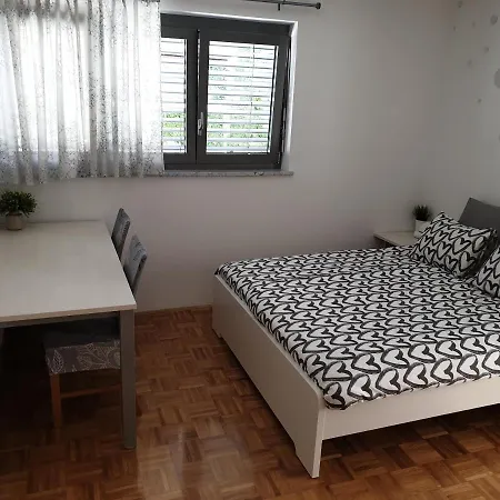 Apartment Emma Ljubljana - Free Parking, Ac, Wifi Exterior photo