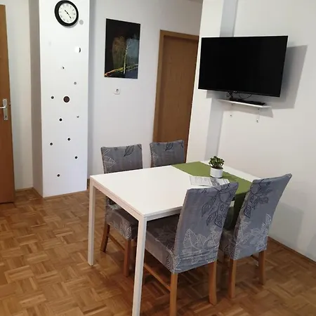 Apartment Emma Ljubljana - Free Parking, Ac, Wifi Exterior photo