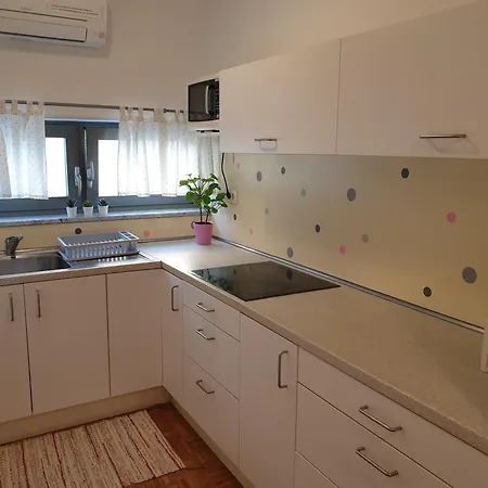 Apartment Emma Ljubljana - Free Parking, Ac, Wifi Room photo
